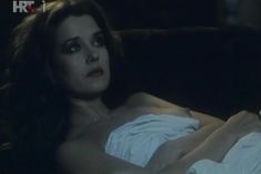 Ирина Алферова показала голую грудь в фильме «Любовные письма с подтекстом» фото #8