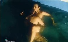 Голая грудь Ирины Апексимовой в фильме «Вместо меня» фото #3