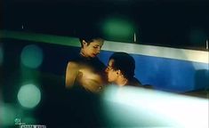 Голая грудь Ирины Апексимовой в фильме «Вместо меня» фото #8