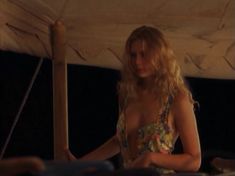 Абсолютно голая Ирина Григорьева в сериале «Дневники «Красной туфельки»» фото #1