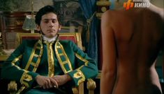 Ирина Ефремова засветила грудь в сериале «Адъютанты любви» фото #2