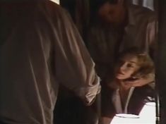 Ирина Малышева засветила грудь в сериале «Горячев и другие» фото #1