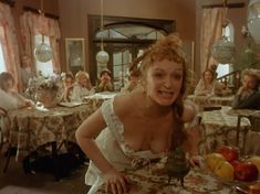 Голая грудь Ирины Цывиной в фильме «Яма» фото #5