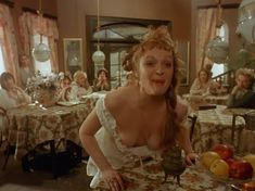 Голая грудь Ирины Цывиной в фильме «Яма» фото #6