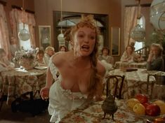 Голая грудь Ирины Цывиной в фильме «Яма» фото #8