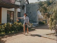 Ирина Шмелева засветила грудь в фильме «Ловушка для одинокого мужчины» фото #5