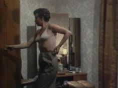 Ия Саввина засветила грудь в фильме «Частная жизнь» фото #2