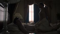 Голая грудь Кадии Сараф в сериале «По ту сторону» фото #2