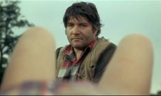 Голая грудь Катрин Важене в фильме «Не избави нас от лукавого» фото #2