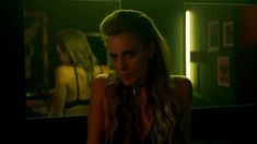 Голая грудь Келли Гоф в сериале «Ответный удар» фото #1