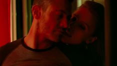 Голая грудь Келли Гоф в сериале «Ответный удар» фото #2