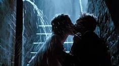 Голая грудь Ким Бейсингер в фильме «9 1/2 недель» фото #2