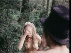 Полностью голая Конни Бут в фильме «Роман с контрабасом» фото #3