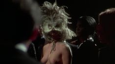 Полностью голая Коринн Клери в фильме «История «О»» фото #10