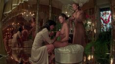 Полностью голая Коринн Клери в фильме «История «О»» фото #123