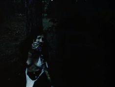 Кэйтлин Хопкинс засветила грудь в фильме «Грустный мальчик» фото #1