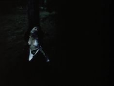 Кэйтлин Хопкинс засветила грудь в фильме «Грустный мальчик» фото #5