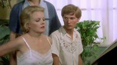 Полностью голая Кэрролл Бейкер в фильме «Приватные уроки» фото #1