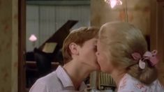 Полностью голая Кэрролл Бейкер в фильме «Приватные уроки» фото #6