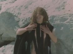 Лариса Кадочникова засветила голую грудь в фильме «Наперекор всему» фото #1