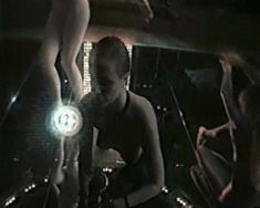 Голая грудь Ларисы Поляковой в фильме «Депрессия» фото #5