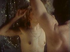 Голая грудь Ларисы Шахворостовой в фильме «Ребенок к ноябрю» фото #21