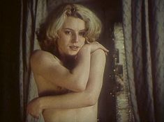 Голая грудь Ларисы Шахворостовой в фильме «Ребенок к ноябрю» фото #23