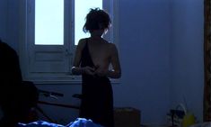 Полностью голая Лаура Моранте в фильме «Объектив» фото #27