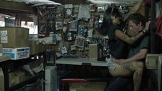 Полностью голая Леви Трэн в сериале «Бесстыжие» фото #12