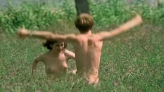 Полностью голая Леонора Фани в фильме «Приватные уроки» фото #3