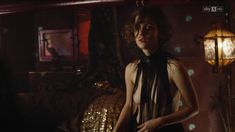 Голая грудь Лив Лиза Фрис в сериале «Вавилон-Берлин» фото #11