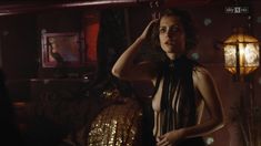 Голая грудь Лив Лиза Фрис в сериале «Вавилон-Берлин» фото #12