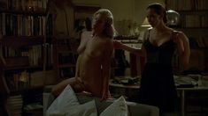 Абсолютно голая Лизе Беллинк в фильме «Интимные приключения» фото #2