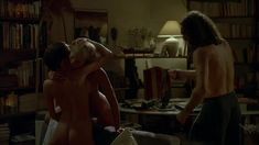 Абсолютно голая Лизе Беллинк в фильме «Интимные приключения» фото #7