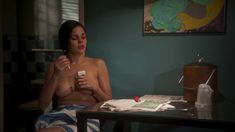 Голые сиськи Лины Эско в сериале «Королевство» фото #8