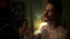 Голые сиськи Лины Эско в сериале «Королевство» фото #11