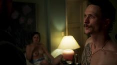 Голые сиськи Лины Эско в сериале «Королевство» фото #12