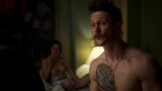 Голые сиськи Лины Эско в сериале «Королевство» фото #13