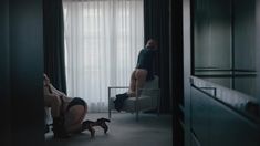 Полностью голая Луиса Краузе в фильме «Девушка по вызову» фото #7