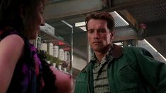 Голая грудь Лусиа Нафф в фильме «Вспомнить всё» фото #1