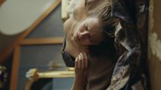 Любовь Аксенова показала голую грудь в сериале «Бывшие» фото #10