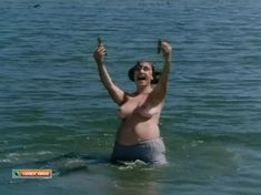 Шикарная голая грудь Любви Богдан в фильме «Сотворение любви» фото #3