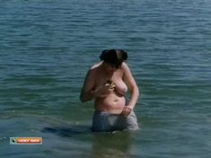 Шикарная голая грудь Любви Богдан в фильме «Сотворение любви» фото #4