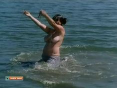 Шикарная голая грудь Любви Богдан в фильме «Сотворение любви» фото #7