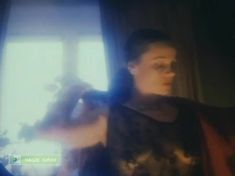 Любовь Полищук засветила грудь в фильме «Фуфло»