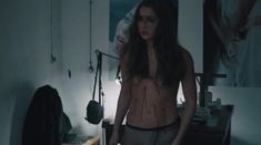 Любовь Соколинская показала голую грудь в фильме «Параллельные прямые пересекаются в бесконечности» фото #9