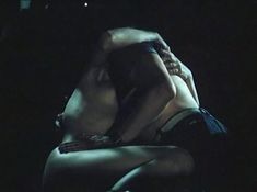 Полностью голая Людмила Бодрова в фильме «Ночь длинных ножей» фото #11