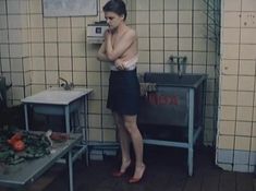 Полностью голая Людмила Бодрова в фильме «Ночь длинных ножей» фото #14