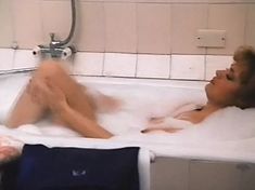 Полностью голая Людмила Шевель в фильме «Без улик» фото #1