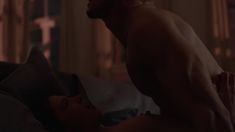 Голая грудь Люси Уолтерс в сериале «Власть в ночном городе» фото #6